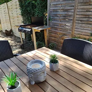 Maisonnette En Résidence Avec Piscine Et Tennis Hébergement de vacances Saint-Vallier-de-Thiey